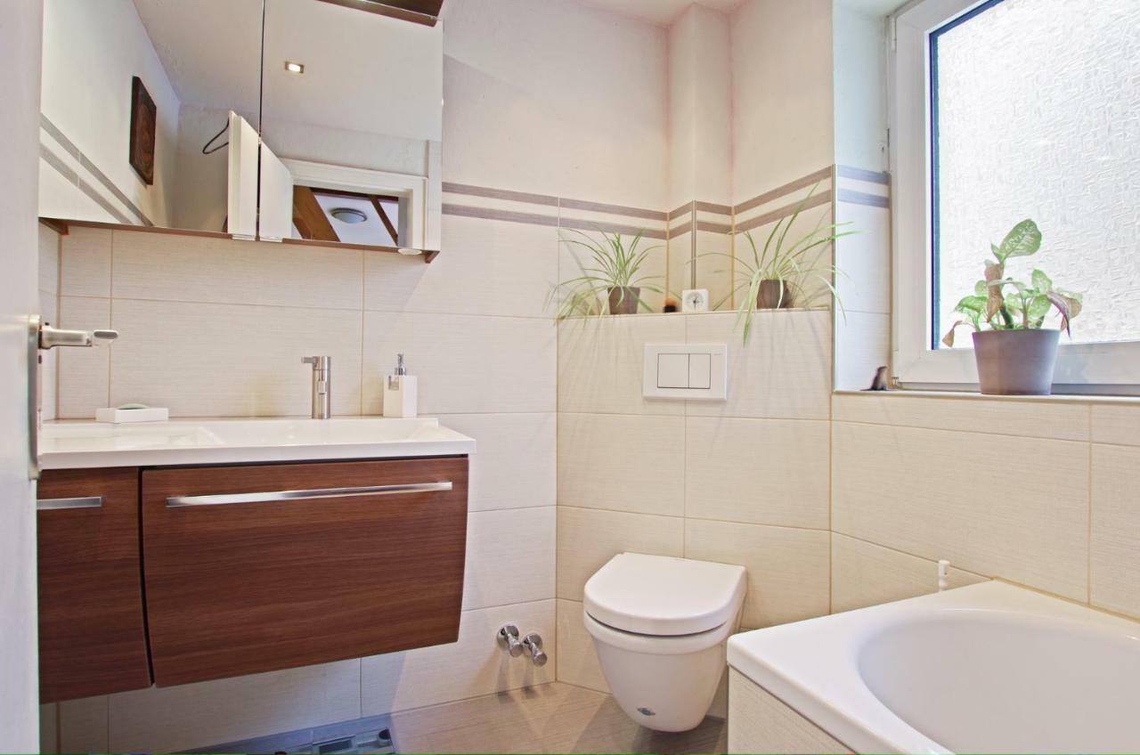 Private Rooms Near Exhibition Center Hannover Exterior foto