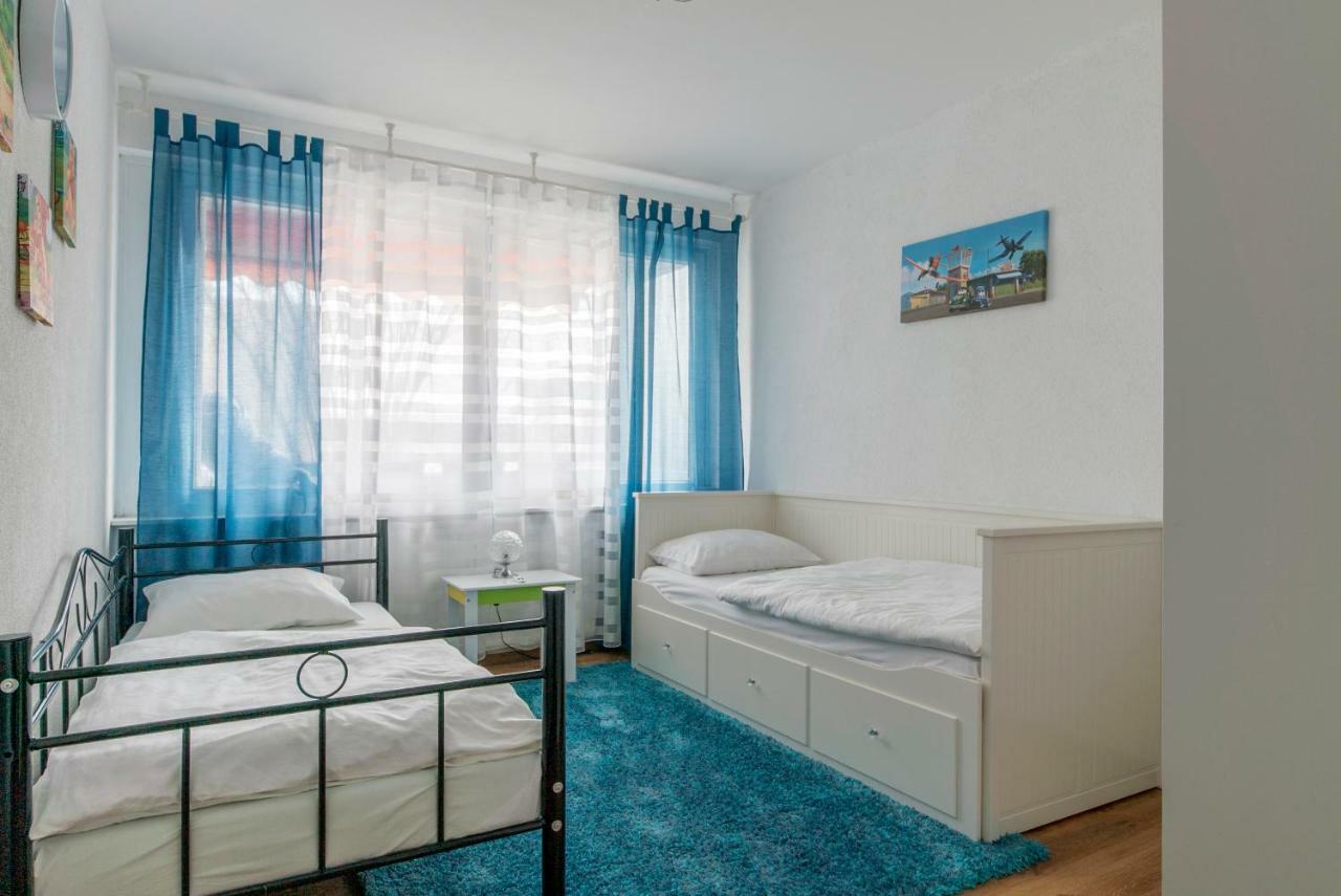 Private Rooms Near Exhibition Center Hannover Exterior foto