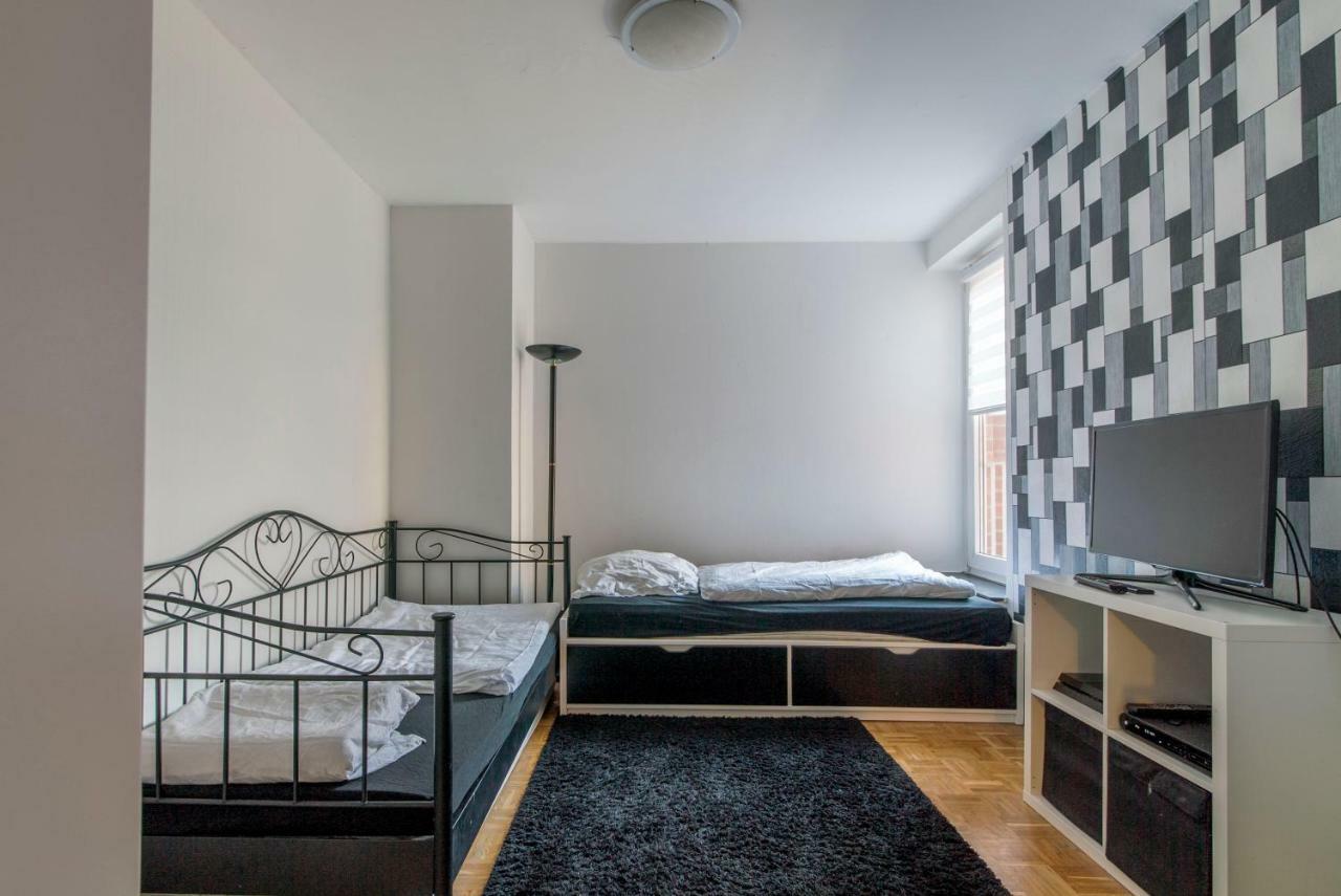 Private Rooms Near Exhibition Center Hannover Exterior foto